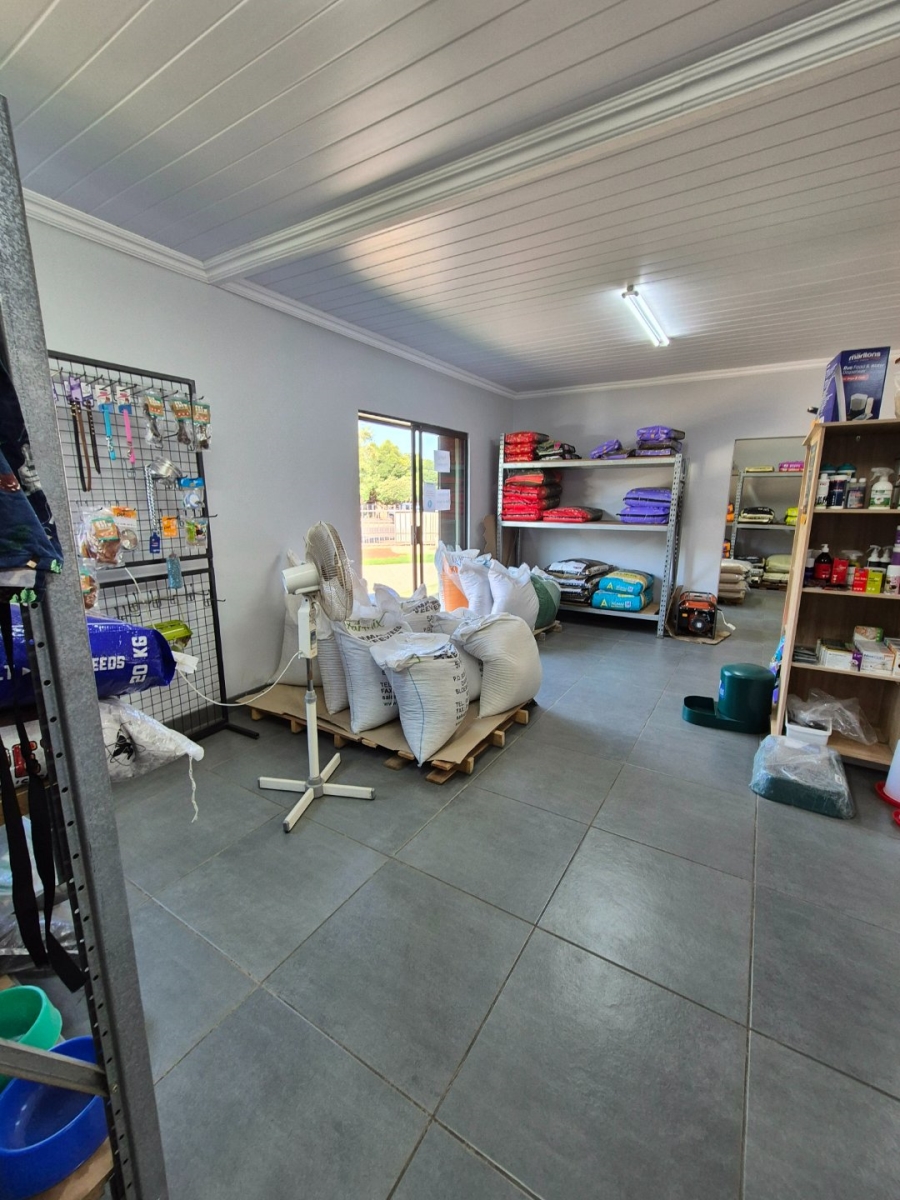 To Let commercial Property for Rent in Langenhovenpark Free State